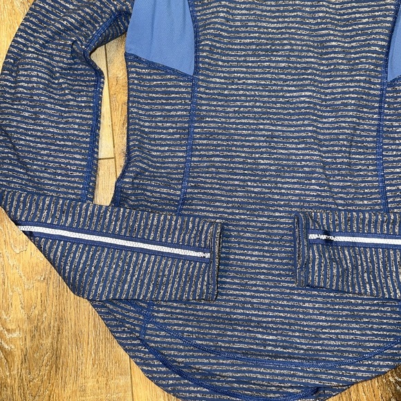 LULULEMON QUILTED running top size 4 blue - Picture 5 of 9